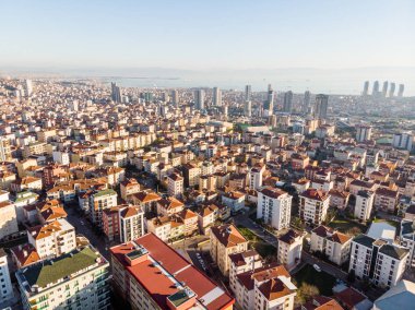 Plansız kentleşme şehir Istanbul Kar hava dron görünümü