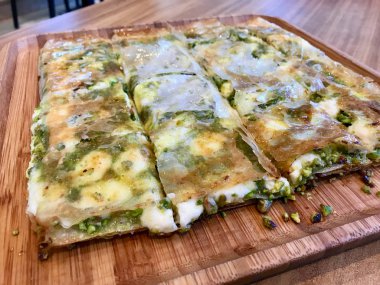 Türk tatlı nefaset Gaziantep fıstıklı toz ile Regi