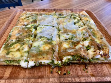 Türk tatlı nefaset Gaziantep fıstıklı toz ile Regi