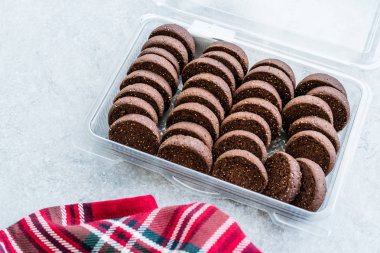 Plastik Bardak Paketi kakao çikolata ile Haşhaş Tohumu Çerezler 