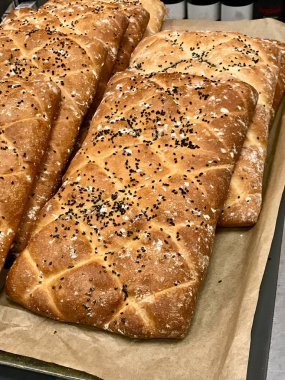 Fırın Pazarında Ramazan Satılık Türk Ramazan Ekmek Pide. 