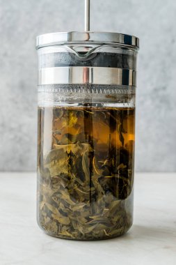 Gün ışığında Fransız Basın ile Yeşil Çay