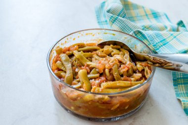 Türk yeşil fasulye zeytinyağı ile / peynirli Fasulye.