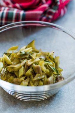 Marine edilmiş pazı kökü turşu cam kase Diagonal Cut.