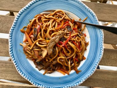 Tabakta Sebzeli Sığır Şehriye.