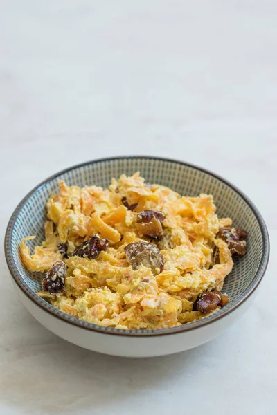 Kavrulmuş Cevizli Türk Havuç Salatası / Yoğurtlu Tarator.