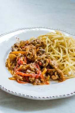 Barbekü Soslu Tavuk, Spagetti ve Julienne Sebzeler