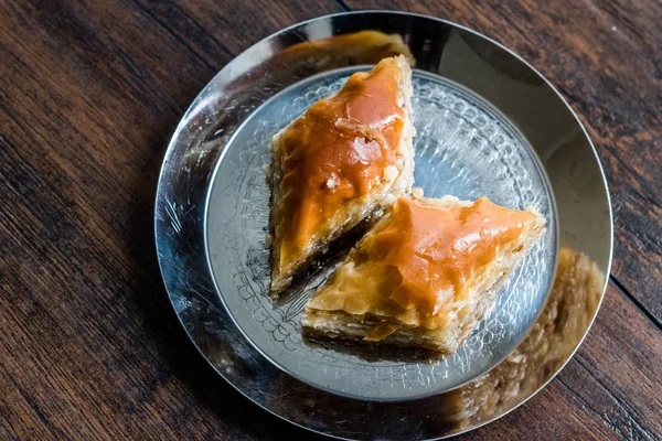 Baklava / Homemade Azerbajian Style with Walnut in Silver Plate / Pakhlava / Baklawa. — Stock Photo, Image