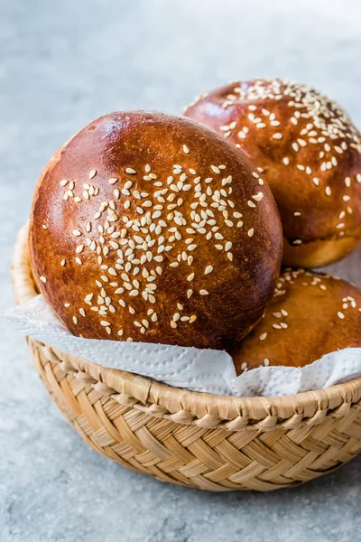 Hamburger Bun Bread with Sesame Seeds Ready to Use. — Stock Photo, Image