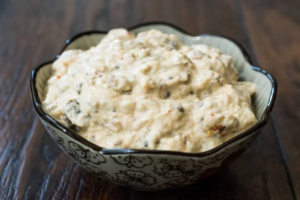 Plongée aubergine Baba Ghanoush / Ganoush (Mutabbal) avec Tahini et Aubergine . — Photo