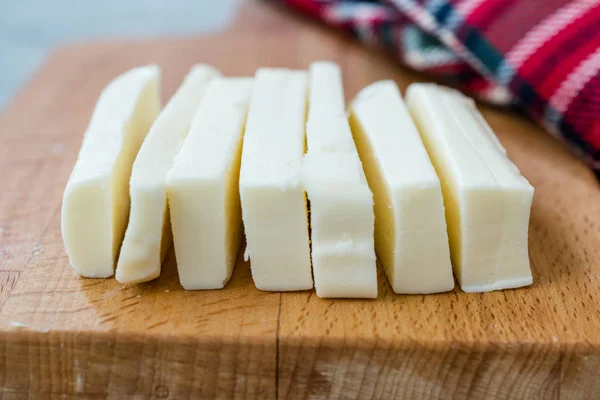 String Cheese Slices for a Snack / Turco Dil Peyniri . — Foto Stock