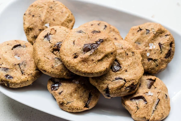 Hindistan Cevizi ve Badem Unu Ile Yapılan Paleo Çikolatalı Kurabiye 