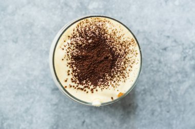 Cam Bardak Klasik İtalyan Tiramisu Tatlı.