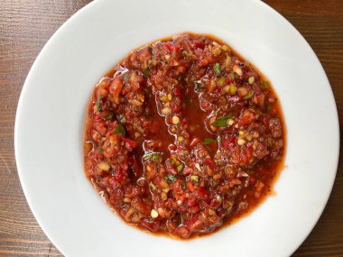 Türk Aperatifi Acili Ezme Acuka Domates Yapıştırıcı Kebap Salatası.