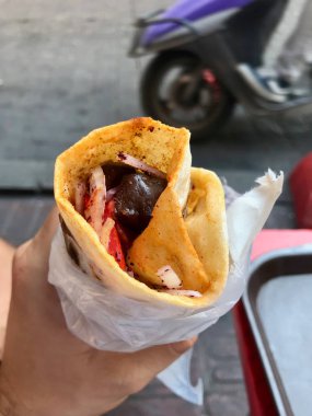 Arnavut Cigeri / Arnavut karaciğer Shawarma kebap Durum.