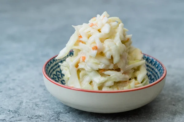 Coleslaw Salad From Cabbage, Carrots and Dressing Mayonnaise in Bowl. — Stock Photo, Image