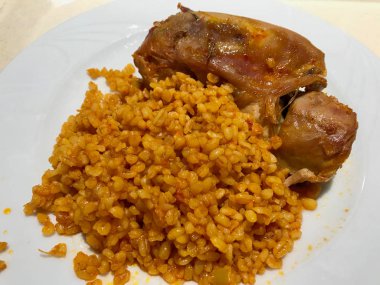 Lokantada Bulgurlu Hindi Eti / Bulghur Pilav veya Pilav. 