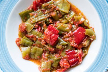 Domates soslu Türk Yeşil Biberi / Biber Yaglamasi.