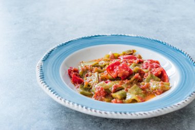 Domates soslu Türk Yeşil Biberi / Biber Yaglamasi.