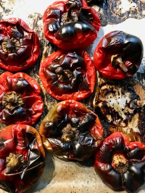 Fırında pişmiş domatesler..