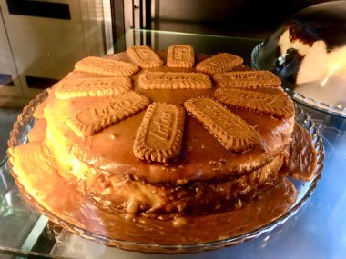 İstanbul, Türkiye - 23 Şubat 2018: Lotus Bisküvileri ve Bisküvili Kek. 