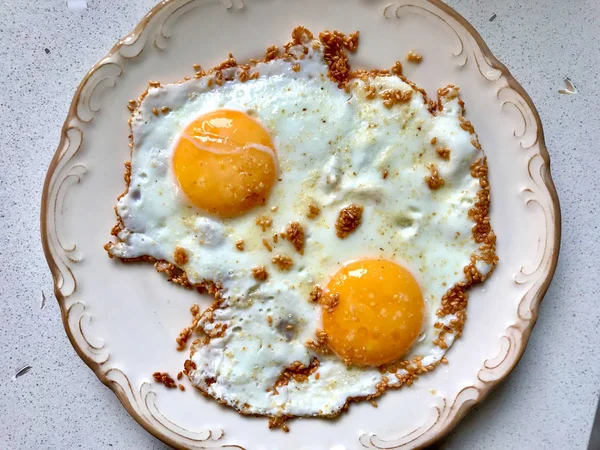 Semi di sesamo con uova fritte per colazione . — Foto Stock