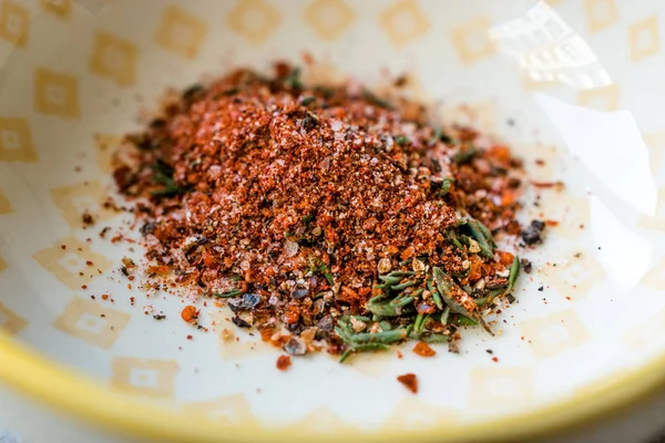Organic Red Spicy Korean Gochugaru Spice with Thyme and Sea Salt — Stock Photo, Image