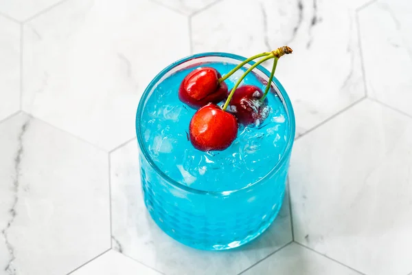 Blue Lagoon Cocktail Cherries Crushed Ice Ready Drink — Stock Photo, Image