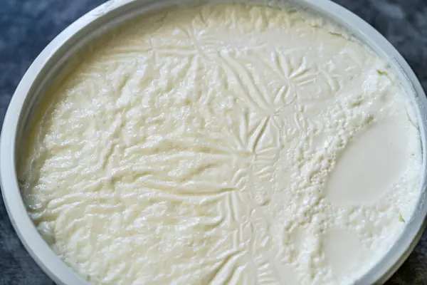 Yogurt Yogurt Istantaneo Pecora Tazza Plastica Pronto Mangiare — Foto Stock