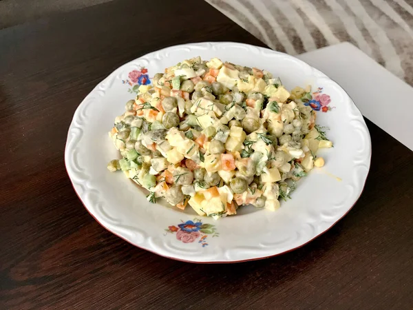 Salada Tradicional Russa Prato Pronto Para Servir Comer Appetizer Food — Fotografia de Stock