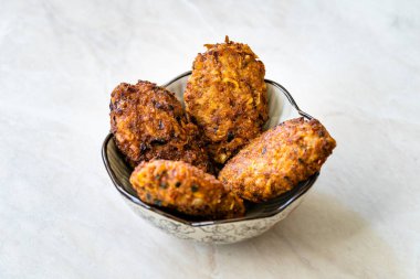 Sheftalia Kıbrıs Sosisleri / Geleneksel Kıbrıs Köfteleri Lamb ve Pork Kofta veya Kofte ile yapıldı. Hizmet ve Yemeye Hazır.