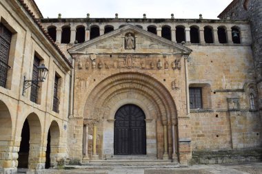 Colegiata de Santa Juliana, Santillana del Mar İspanya 'da.