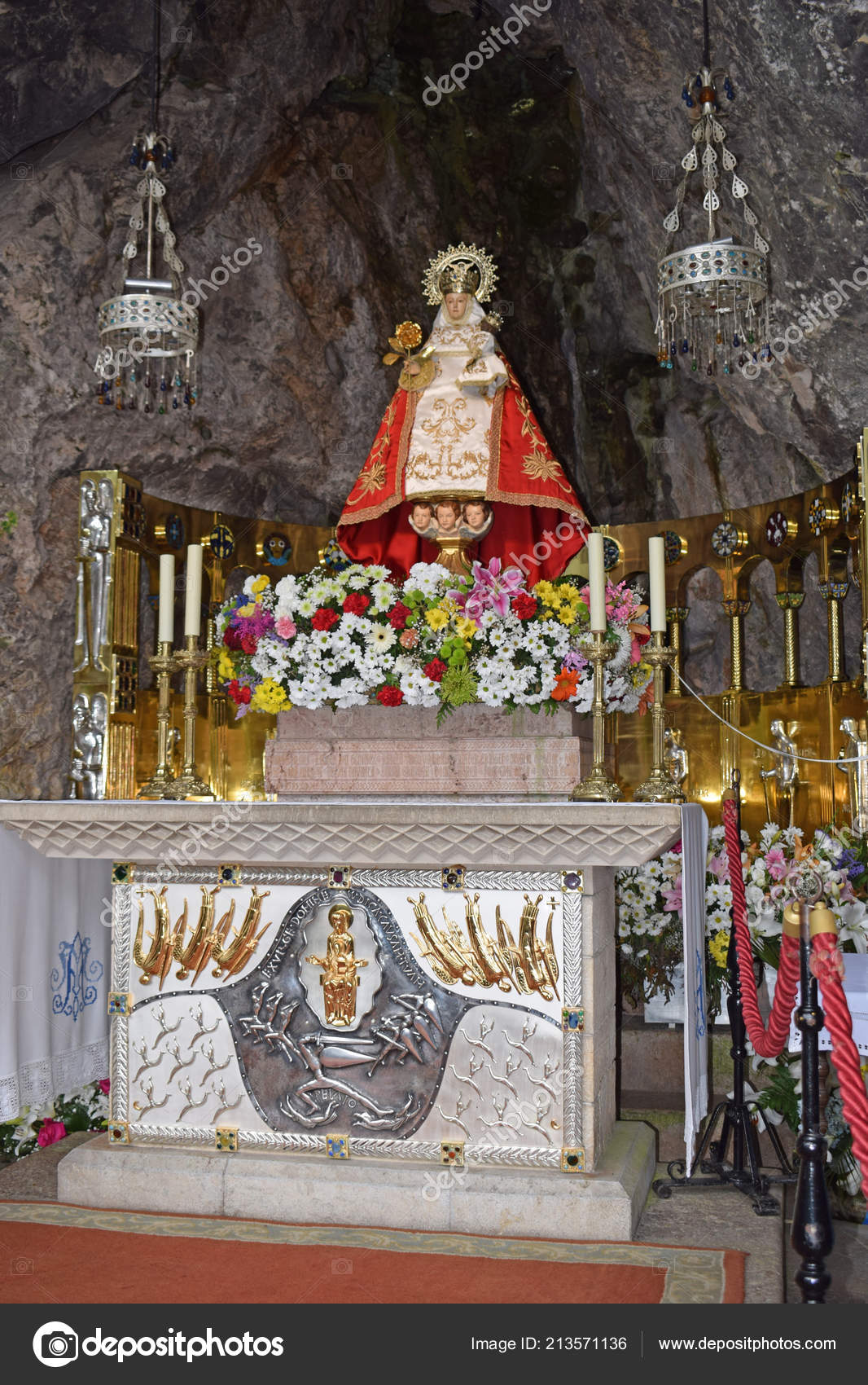 Virgen de covadonga fotos de stock, imágenes de Virgen de covadonga sin royalties | Depositphotos Virgen de covadonga fotos de stock, imágenes de Virgen de covadonga sin royalties | Depositphotos