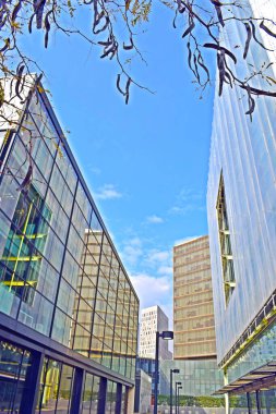 Barcelona Katalonya 'daki modern binalar Spai