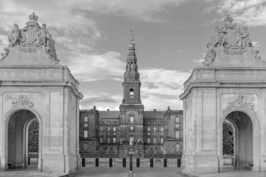 Kopenhag, Danimarka - 14 Temmuz 2025: Christiansborg Sarayı (Christiansborg Yuvası) Slotsholmen Adası 'ndaki hükümet sarayı.