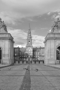 Kopenhag, Danimarka - 14 Temmuz 2025: Christiansborg Sarayı (Christiansborg Yuvası) Slotsholmen Adası 'ndaki hükümet sarayı.