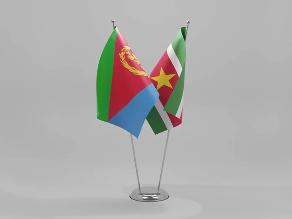 Suriname Bandeiras Cooperação Eritreia Fundo Branco Render — Fotografia de Stock