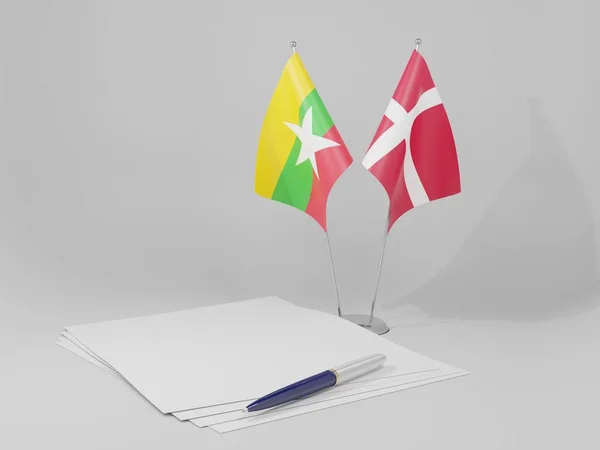 Dánia Mianmari Megállapodás Zászlók Fehér Háttér Render — Stock Fotó