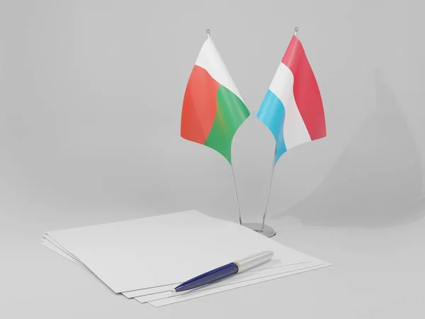 Luxemburgo Acordo Madagáscar Bandeiras Fundo Branco Render — Fotografia de Stock