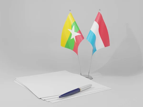 Luxemburgo Acordo Mianmar Bandeiras Fundo Branco Render — Fotografia de Stock