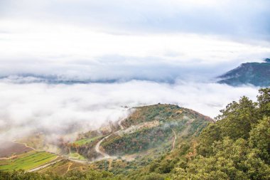 Baga, Katalonya, İspanya yakınındaki Pyrenees panoramik görünümü