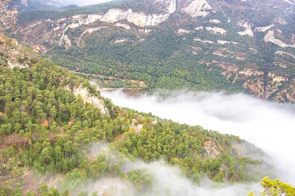 Baga, Katalonya, İspanya yakınındaki Pyrenees panoramik görünümü