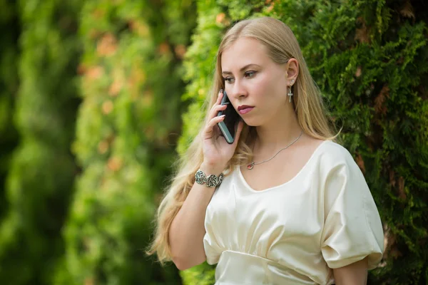 Young Pretty Blonde Girl Dress Talking Phone Thuja Street Summer — Stock Photo, Image