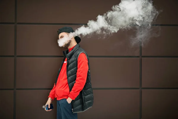 Vape Teenager Young Handsome Bearded White Man Black Cap Smoking — Stock Photo, Image