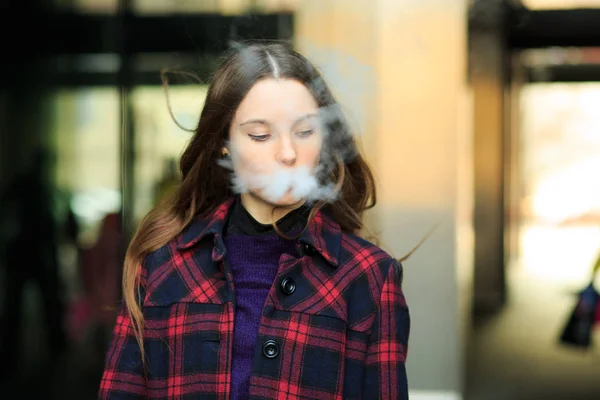 Vape Teenager Young Pretty White Girl Checkered Coat Smoking Electronic — Stock Photo, Image