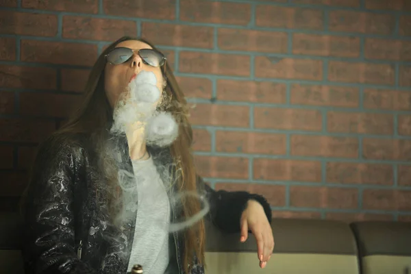 Vape Teenager Portrait Young Cute Girl Sunglasses Smoking Electronic Cigarette — Stock Photo, Image