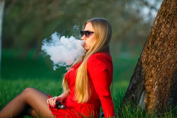 Vape Woman Young Beautiful Blonde Girl Red Dress Sunglasses Sits — Stock Photo, Image