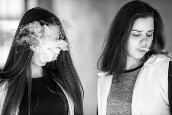 Vape Teenagers Two Young Cute Girls Casual Clothes Smoke Electronic — Stock Photo, Image