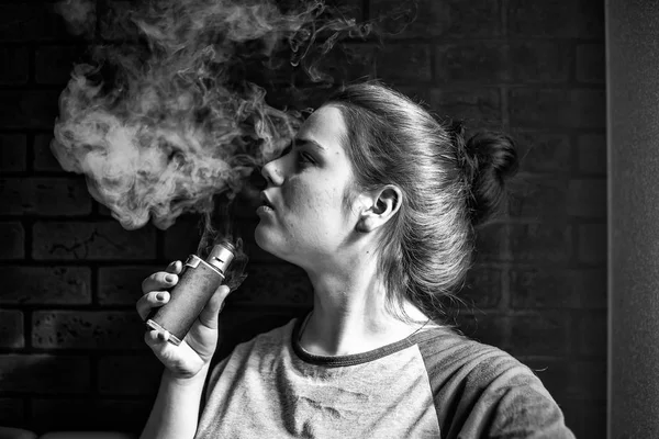 Vape Teenager Problem Skin Portrait Young Cute Girl Smoking Electronic — Stock Photo, Image