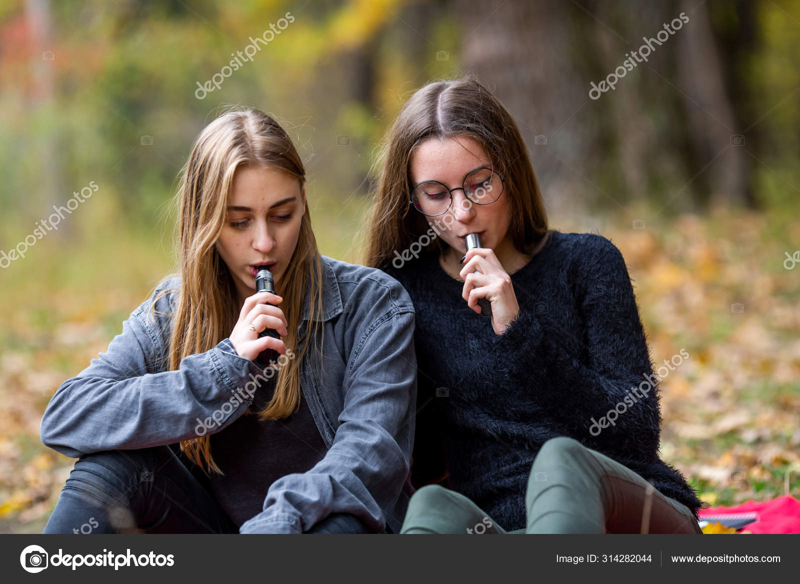 Smoking Lesbian Videos